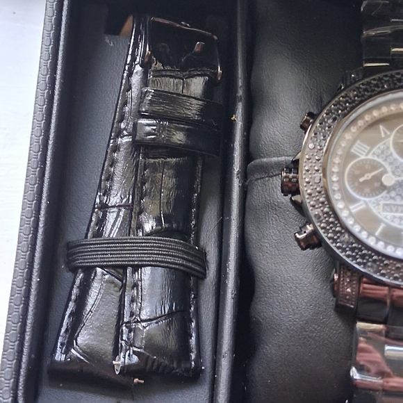 Women's Luxurman 2.25 Carat Diamond Watch Genuine Diamonds + 2 Leather Straps - Picture 6 of 10